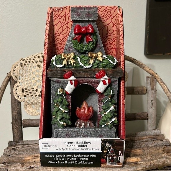Holiday Fireplace Incense Backflow Holder with Apple Cinnamon Backflow Cones - Picture 1 of 9